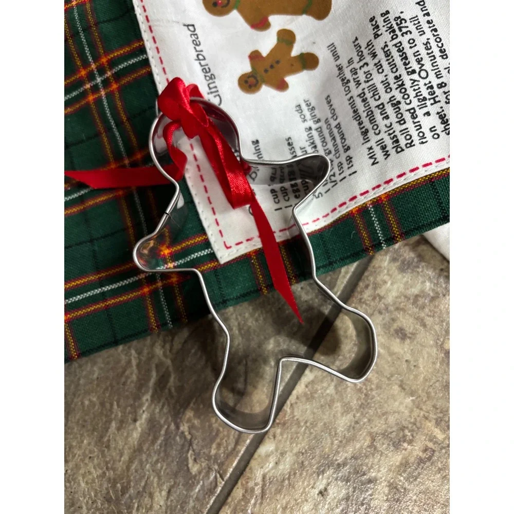 Gingerbread Man Cookie Cutter Kitchen Towel Set Green Plaid Christmas Holiday